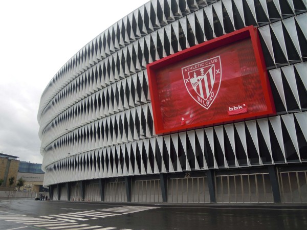 San_Mamés_Stadium,_Bilbao_16_October_2015_(2)